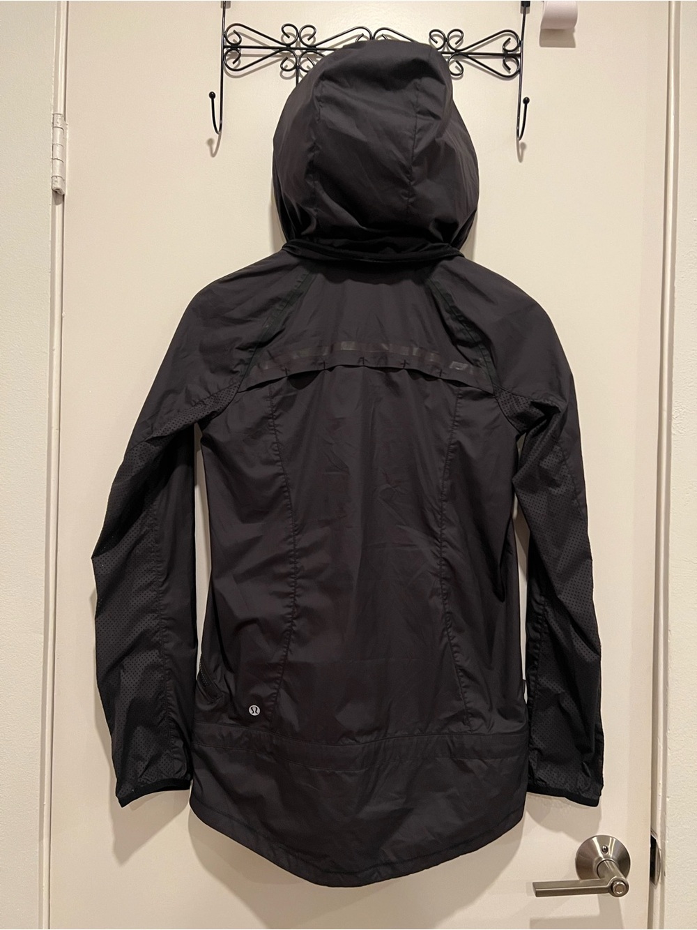 lululemon athletica “Miss Misty” Lightweight Hooded Pullover Running Jacket Sz 4